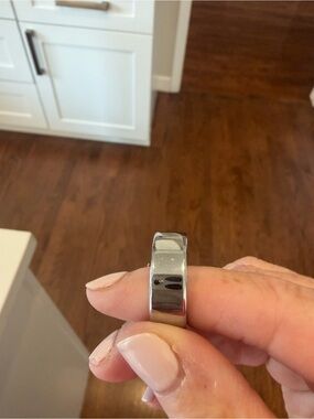 Oura Ring 4 Smart Ring - Silver size 7